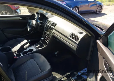 2015 Volkswagen Passat 1.8T Se из США, поврежденный, VIN 1VWBT7A32FC022653